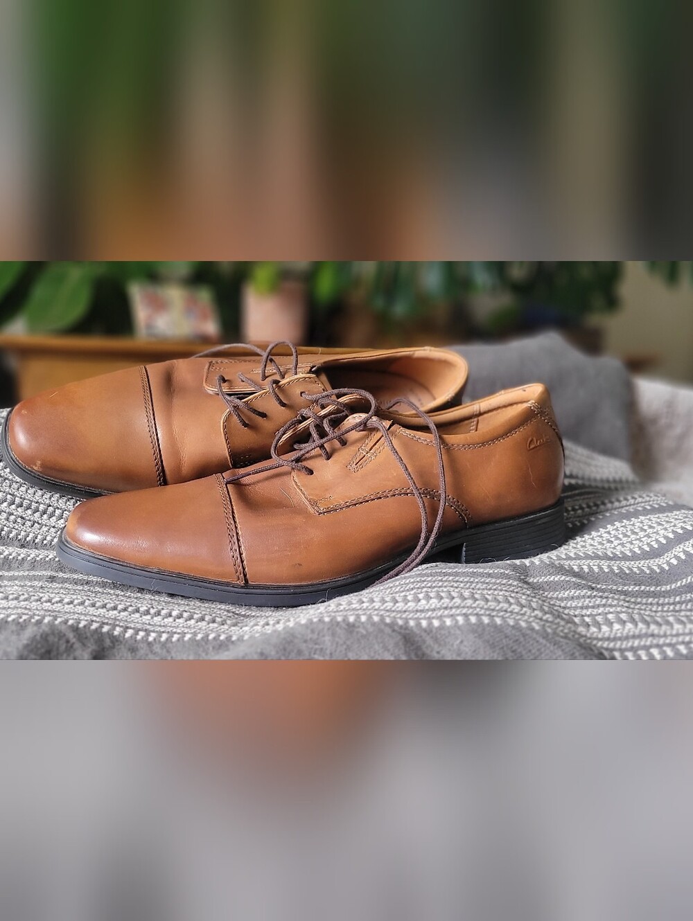 Clarks Men's Tan Leather Lace-Up Oxford